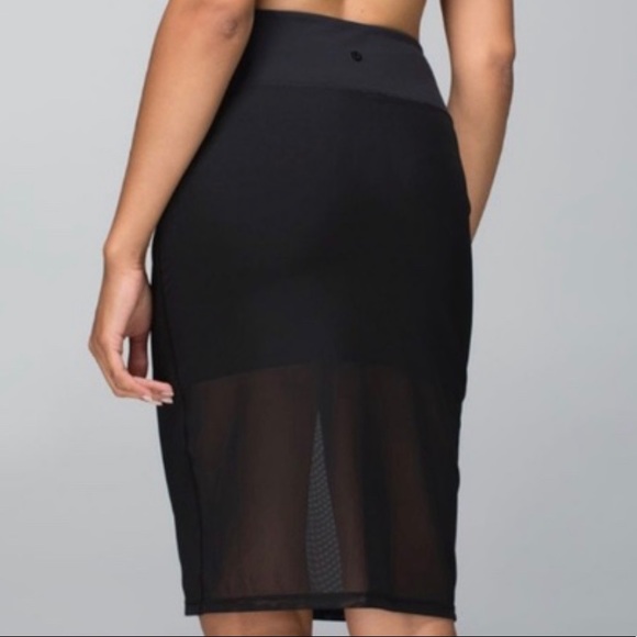Lululemon mesh midi skirt